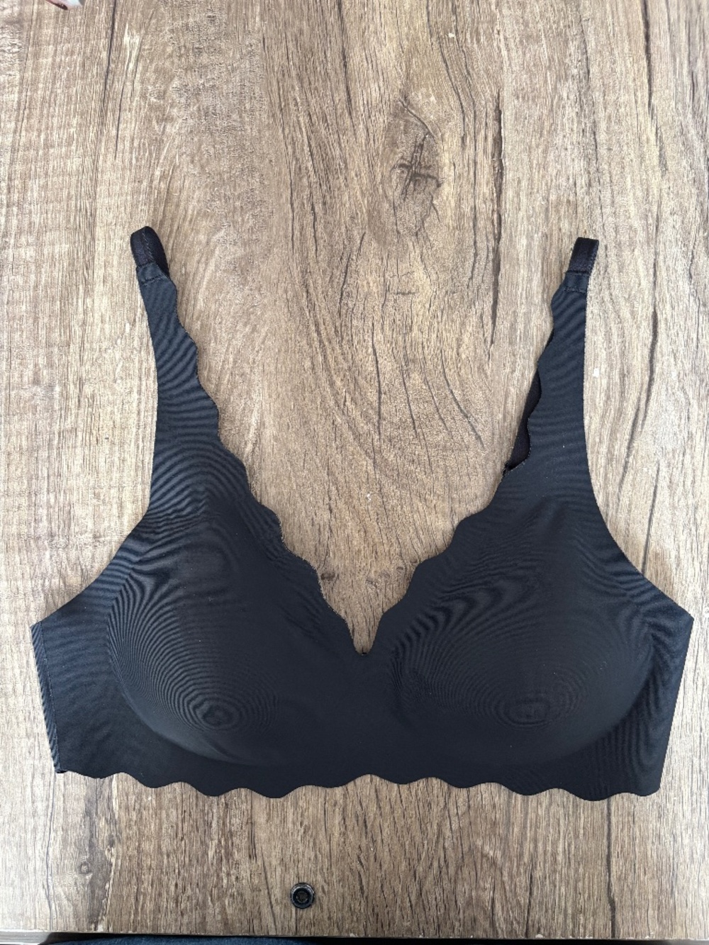 B.Tempt’d B.Wow’d Wireless Bra Black Scalloped Convertible Size S
